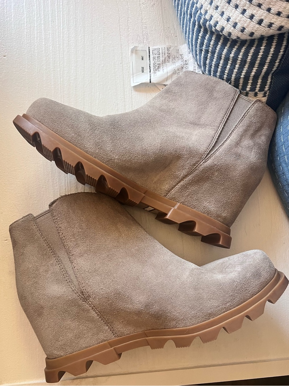SOREL Women’s Joan of Arctic Wedge II Zip Booties Size 10